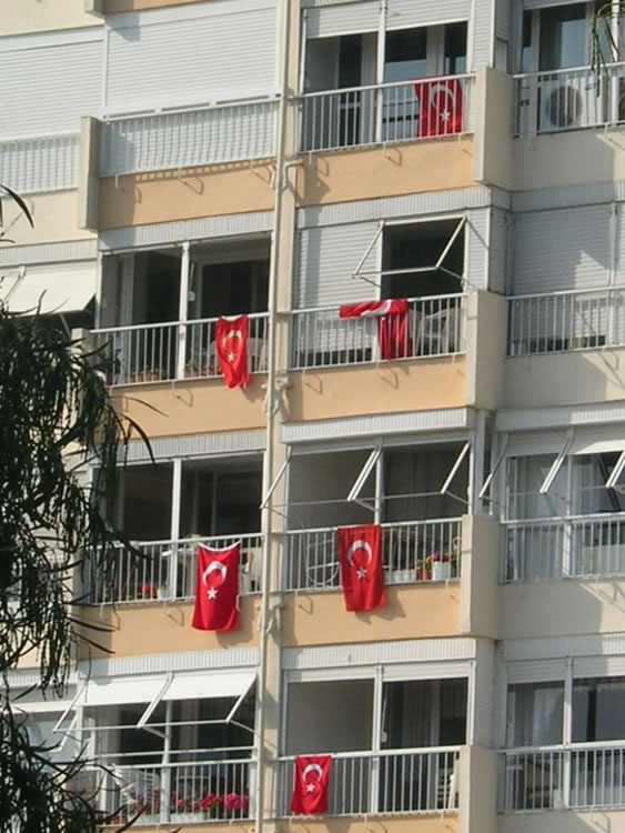 Türklük budur iþte [Apo]