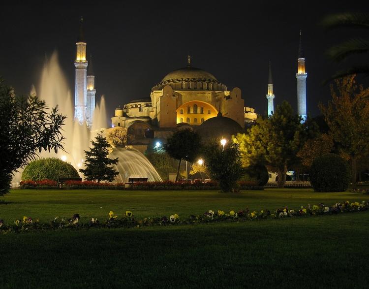 Ayasofya ve Sultanahmet [Ali Baþarýr]