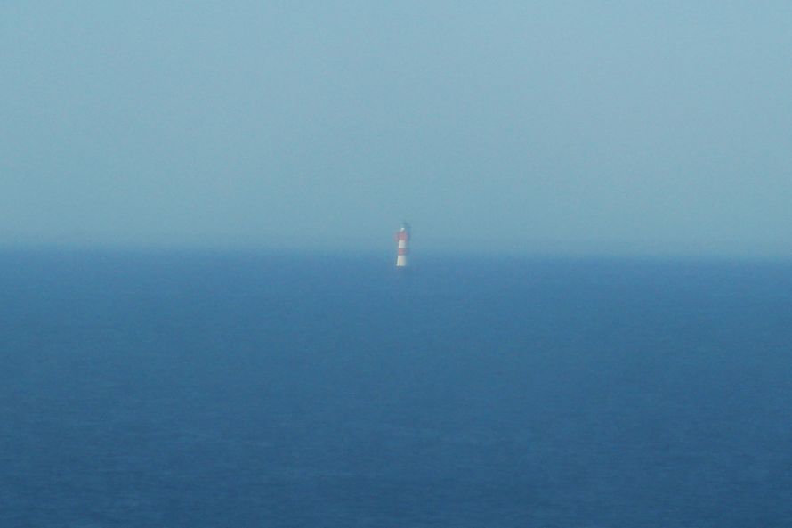 Sisli bir havada deniz feneri (Almanya - Bremen açýklarý) [Zafer Kesman]